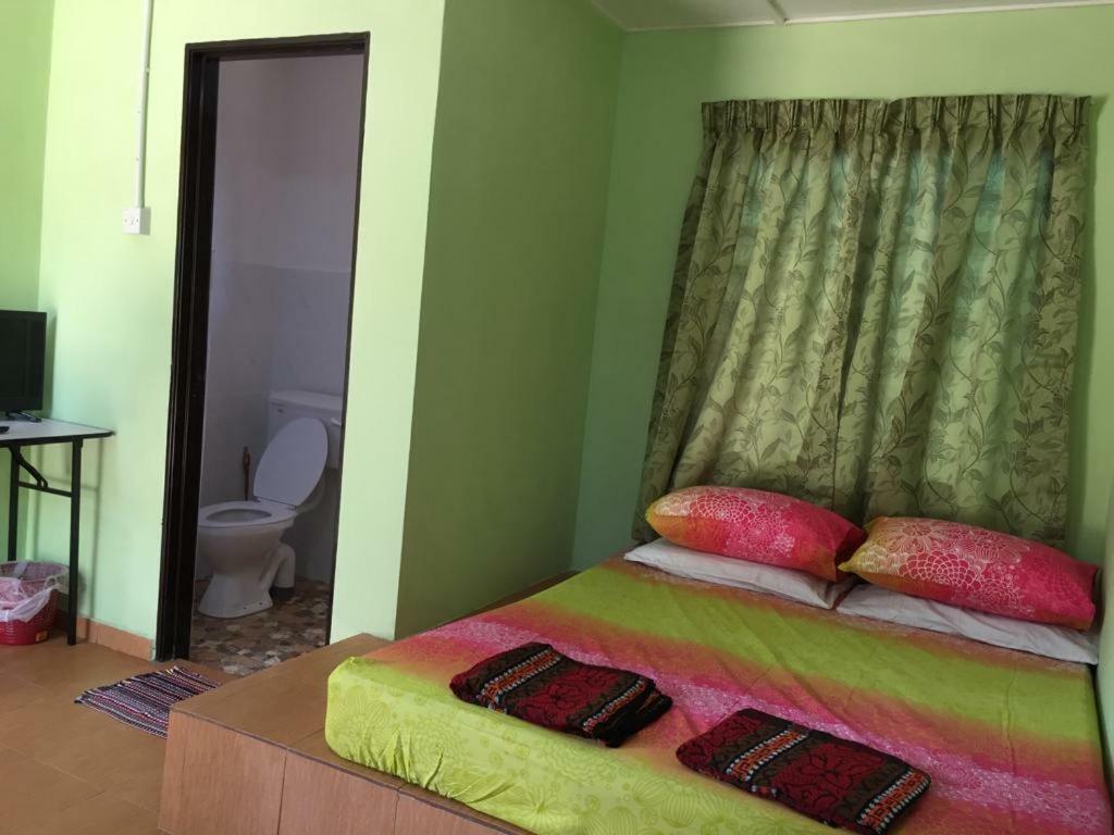 Lopoh Waterfront Budget Chalets Villa Хулу Лангат Екстериор снимка
